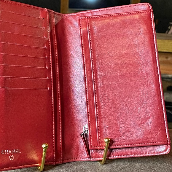 Authentic Chanel “Camellia” red quilted long bifold wallet - Picture 7 of 12